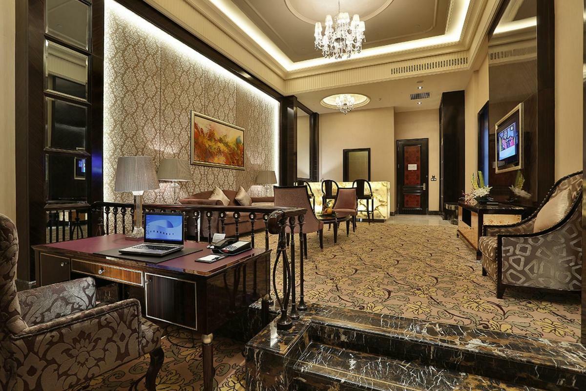 Howard Johnson Agile Plaza Chengdu Exteriör bild